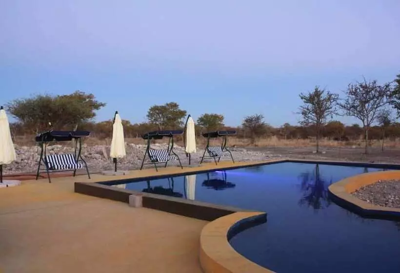 هتل Shikamasha Etosha Game Lodge