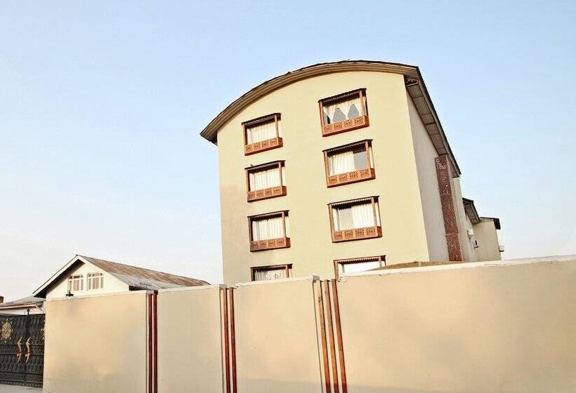 בית מלון כפרי Capital O 28688 The Saffron