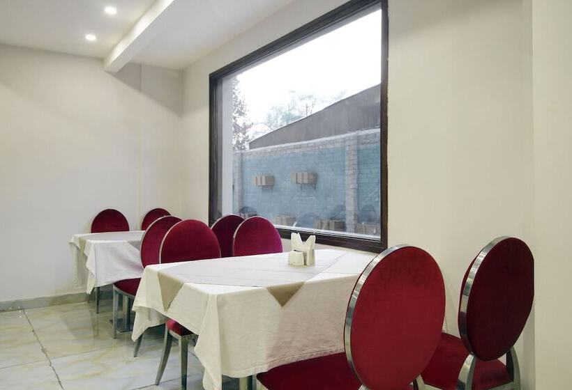 בית מלון כפרי Capital O 28688 The Saffron