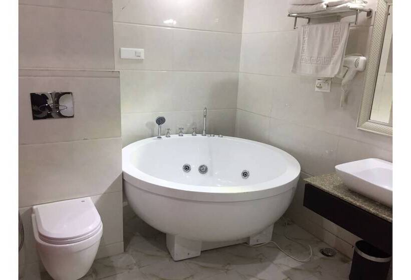 בית מלון כפרי Capital O 28688 The Saffron