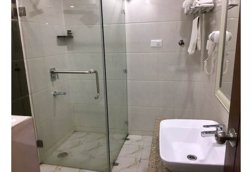 בית מלון כפרי Capital O 28688 The Saffron