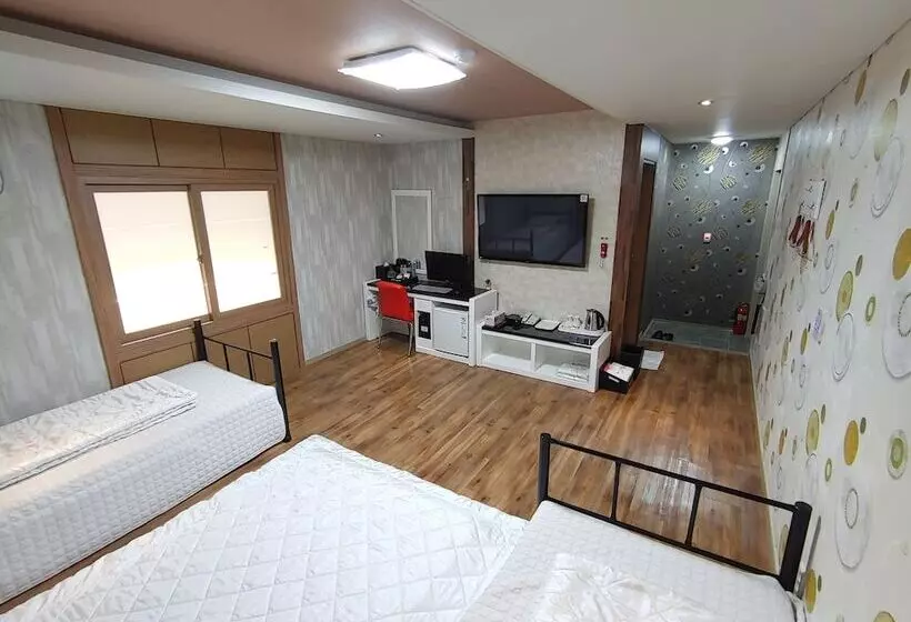 N Motel