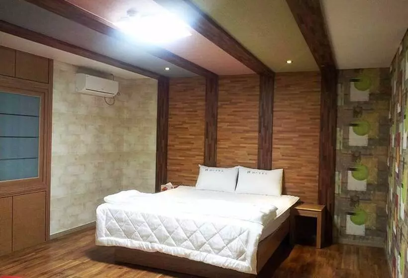 N Motel