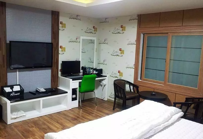 N Motel