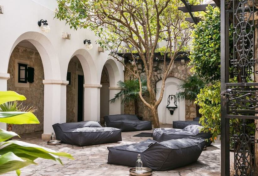 Villa Giardino Heritage Boutique Hotel Bol