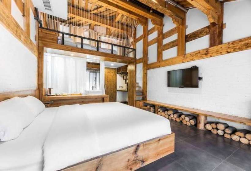 Gästgiveri Floral Langzhong Pangmen College