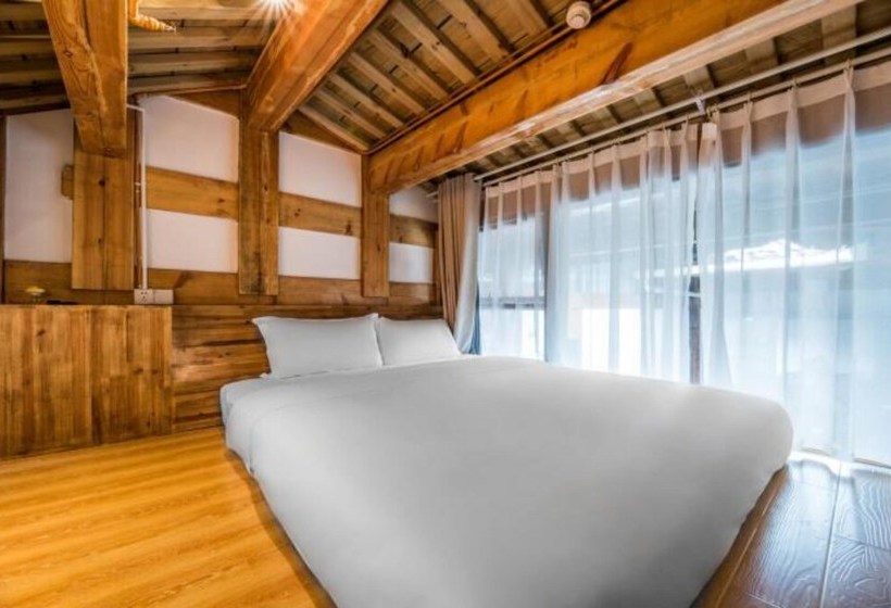 Gästgiveri Floral Langzhong Pangmen College