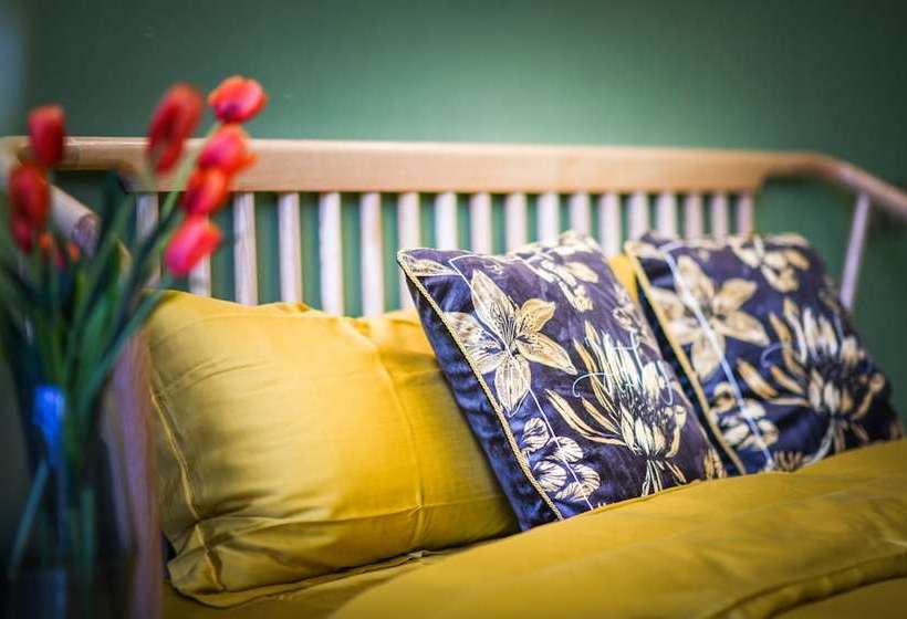 Hostel Mountain Art Courtyard