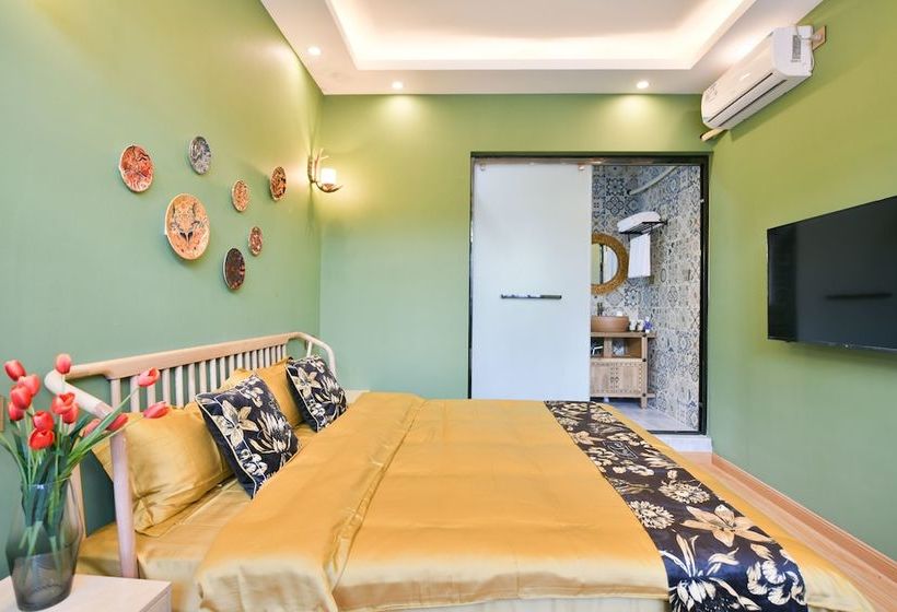 Hostel Mountain Art Courtyard