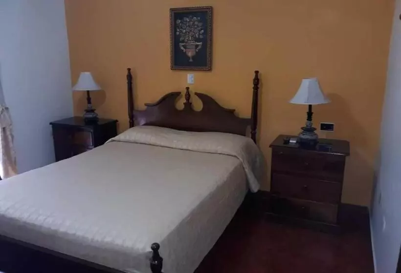 هتل Acropolis Maya