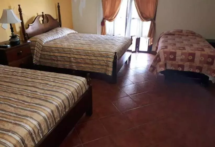 هتل Acropolis Maya