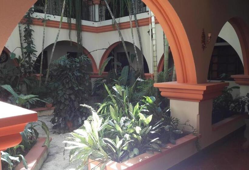 هتل Acropolis Maya