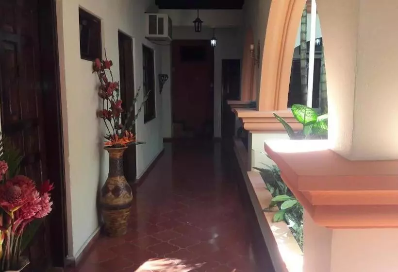 هتل Acropolis Maya