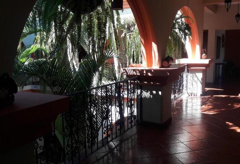 هتل Acropolis Maya