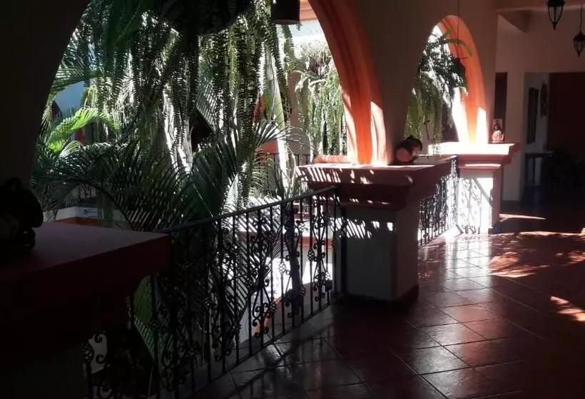 هتل Acropolis Maya