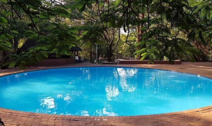 ホテル Ananda Lodge