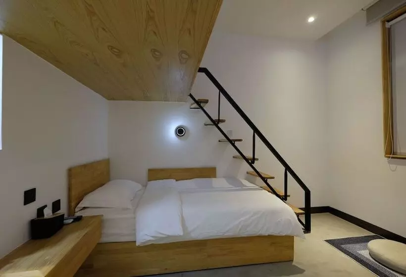 ホテル Dali Loft Travelling With Hostel