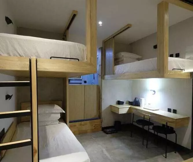ホテル Dali Loft Travelling With Hostel
