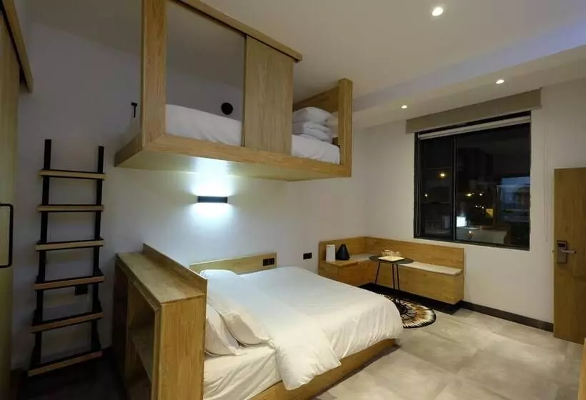 ホテル Dali Loft Travelling With Hostel