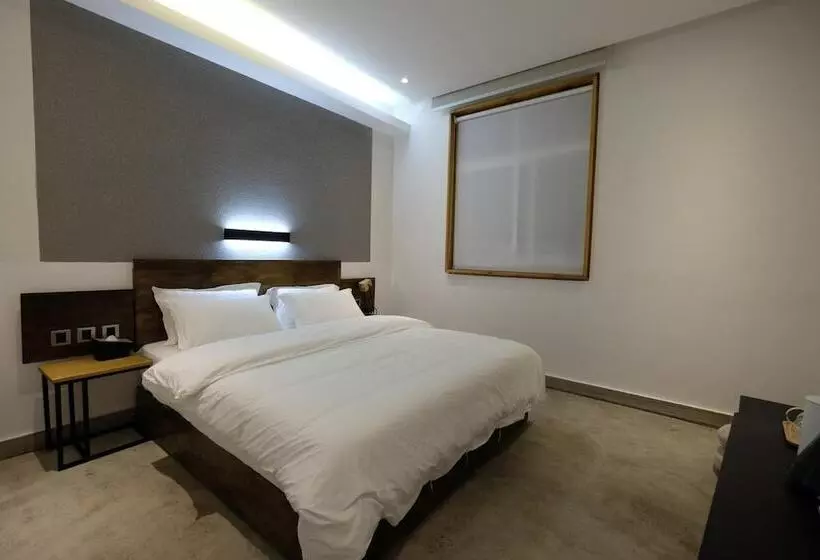 ホテル Dali Loft Travelling With Hostel