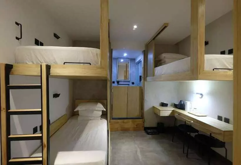 ホテル Dali Loft Travelling With Hostel