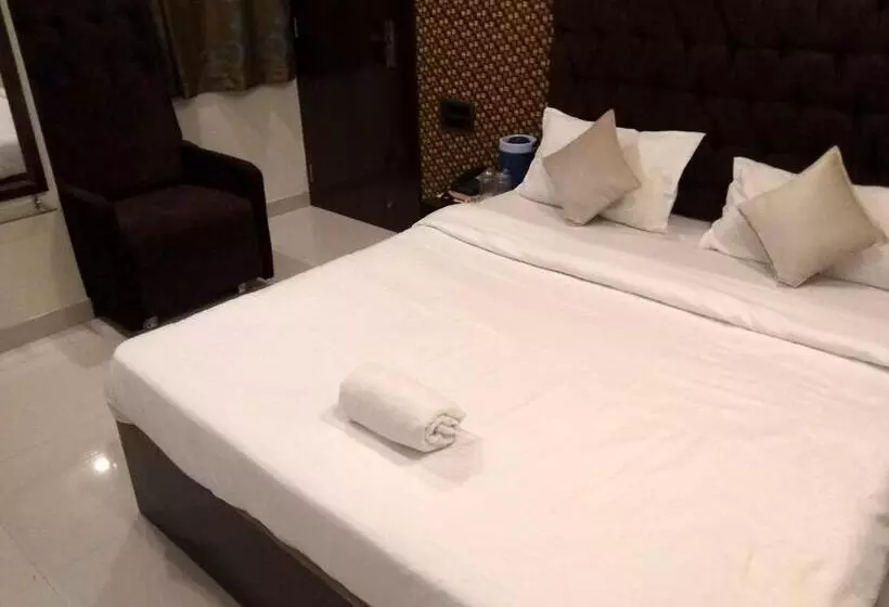 ホテル Jk Rooms 126 Parashar Legacy   Opp Railway Station