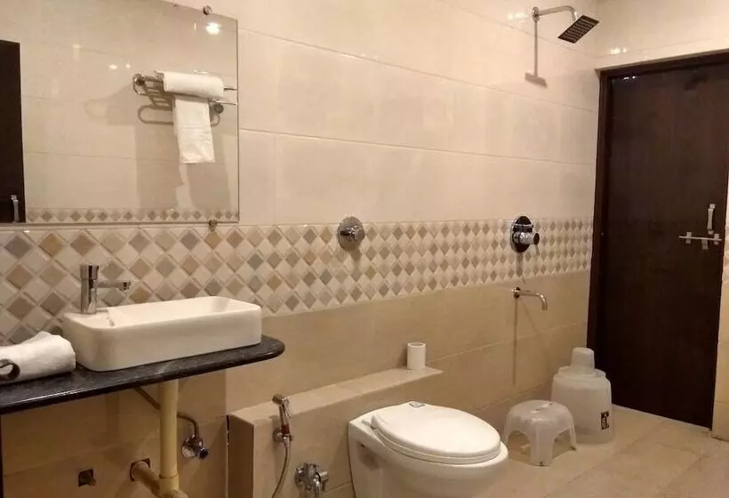 ホテル Jk Rooms 126 Parashar Legacy   Opp Railway Station