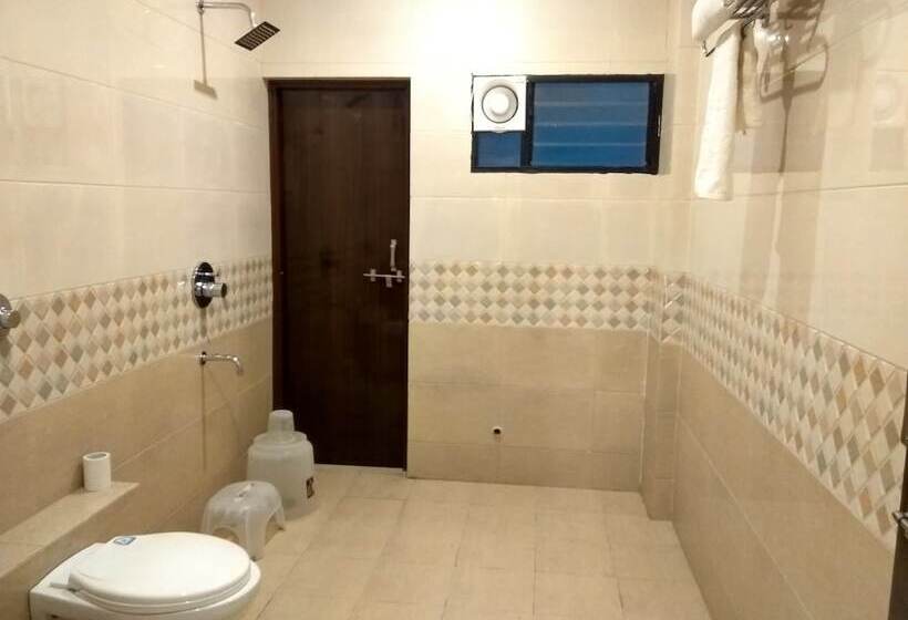 هتل Jk Rooms 126 Parashar Legacy   Opp Railway Station