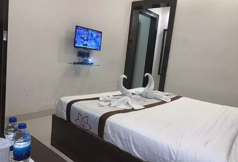 ホテル Jk Rooms 126 Parashar Legacy   Opp Railway Station