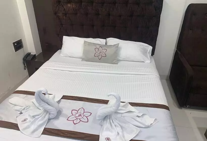 ホテル Jk Rooms 126 Parashar Legacy   Opp Railway Station