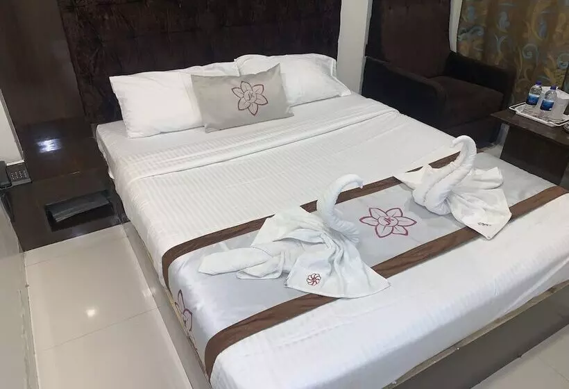 ホテル Jk Rooms 126 Parashar Legacy   Opp Railway Station