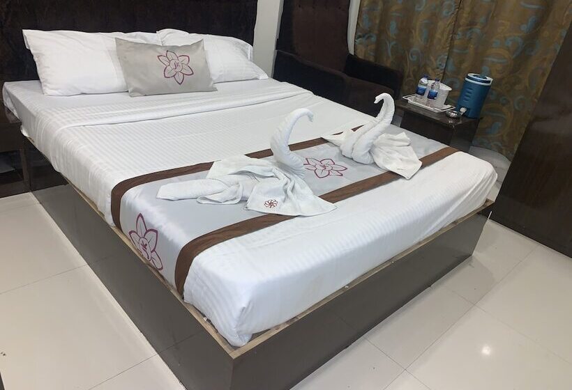 هتل Jk Rooms 126 Parashar Legacy   Opp Railway Station