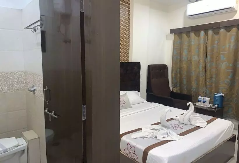 ホテル Jk Rooms 126 Parashar Legacy   Opp Railway Station