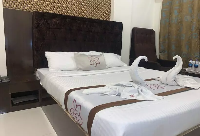 ホテル Jk Rooms 126 Parashar Legacy   Opp Railway Station