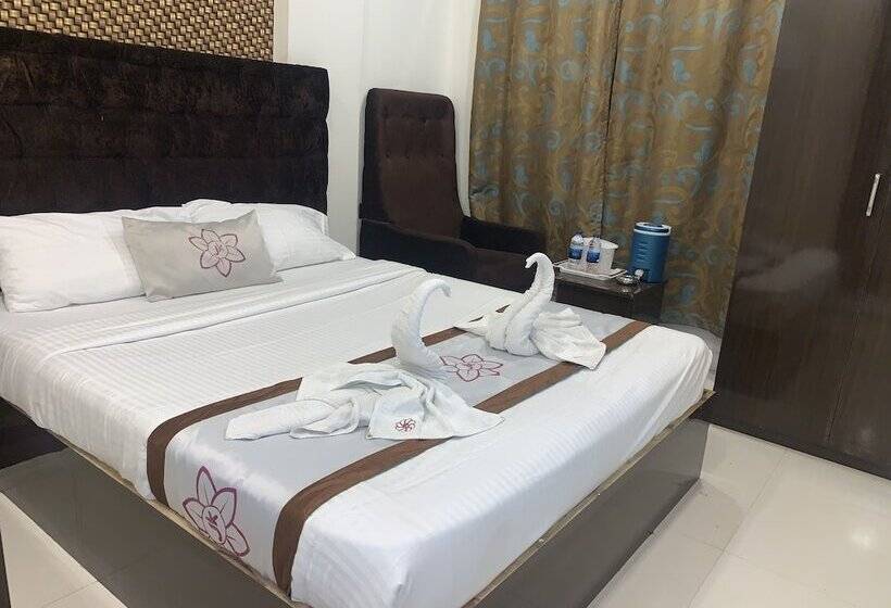 هتل Jk Rooms 126 Parashar Legacy   Opp Railway Station