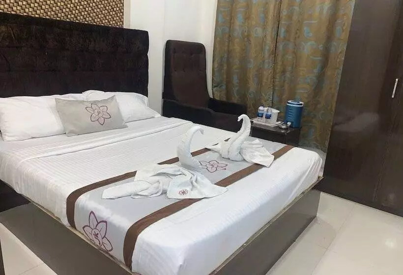 ホテル Jk Rooms 126 Parashar Legacy   Opp Railway Station