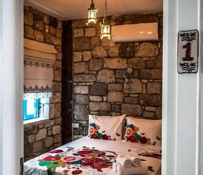 Pension  Mavi Ruzgar Alacati Hotel   Adults Only