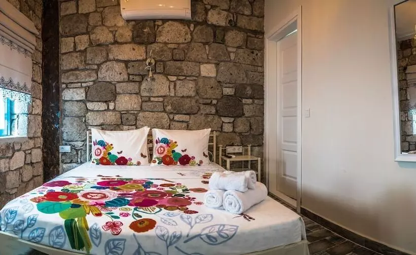 Pension  Mavi Ruzgar Alacati Hotel   Adults Only