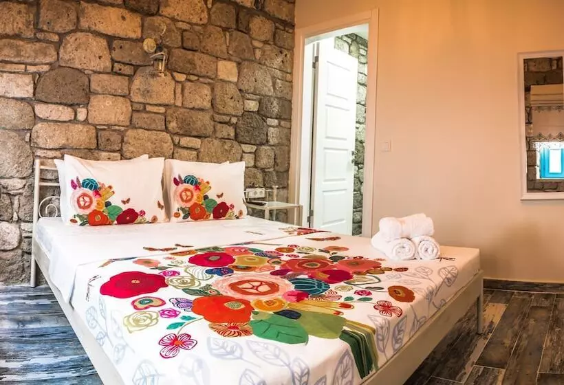 Pension  Mavi Ruzgar Alacati Hotel   Adults Only