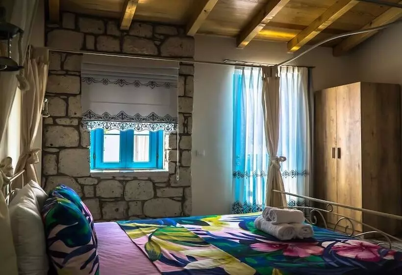 Pension  Mavi Ruzgar Alacati Hotel   Adults Only