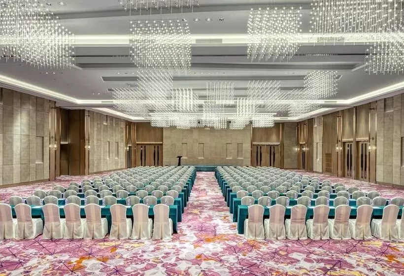 ホテル Crowne Plaza Beihai Silver Beach, An Ihg