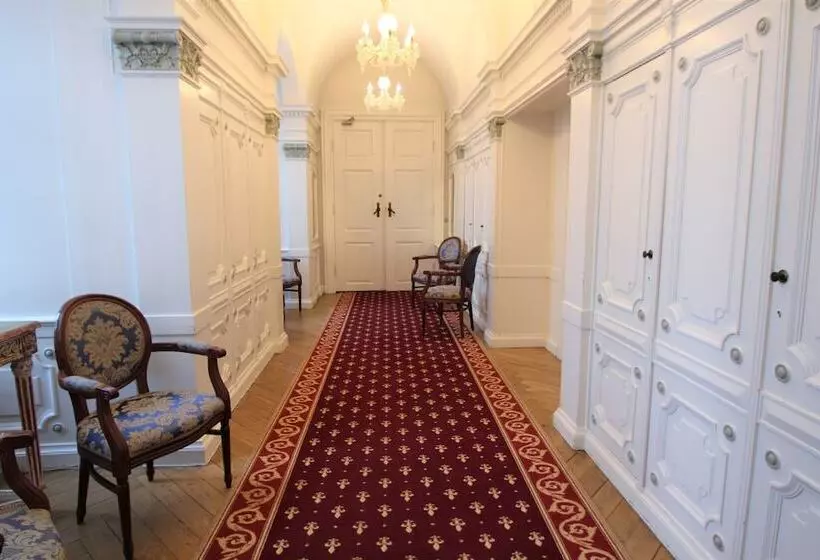 هتل Hvedholm Slots