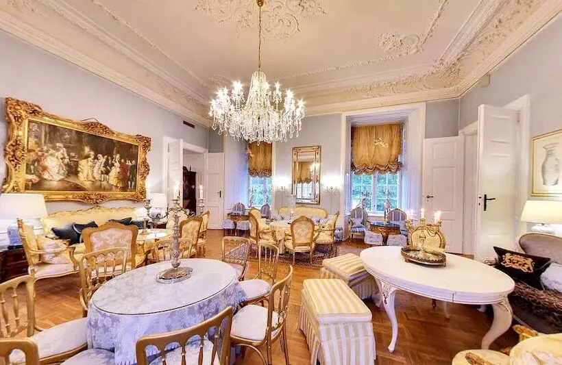 هتل Hvedholm Slots