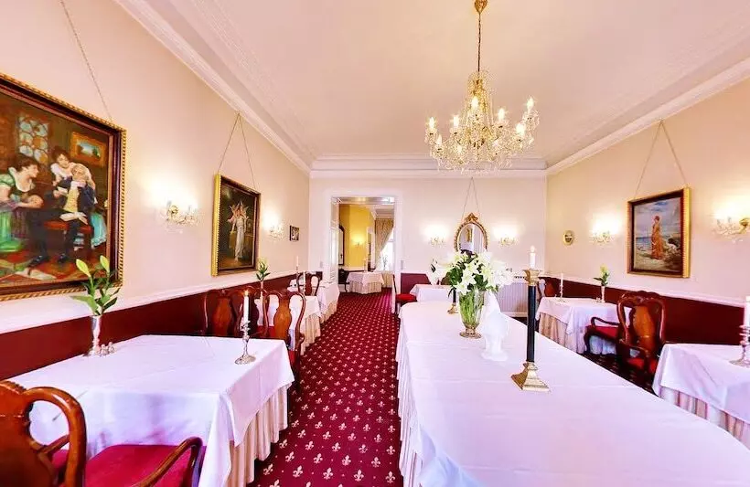 هتل Hvedholm Slots