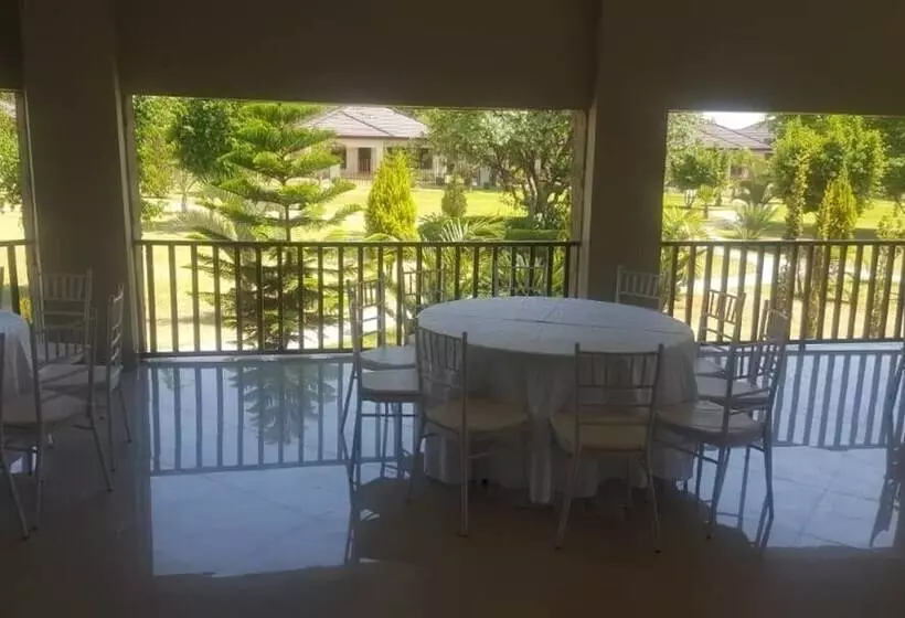 هتل Samfred Garden