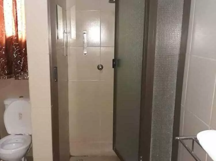 هتل Samfred Garden