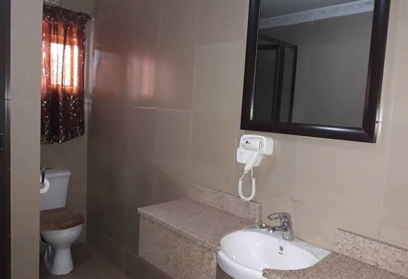 هتل Samfred Garden