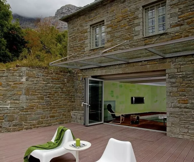 Mikro Papigo 1700 Hotel & Spa