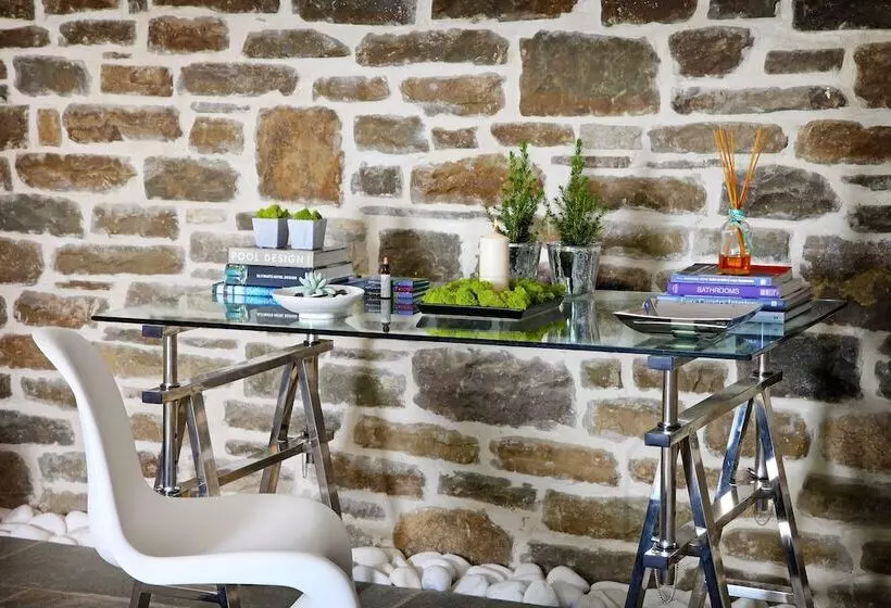 Mikro Papigo 1700 Hotel & Spa