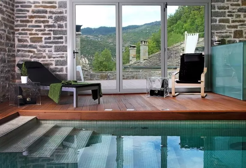 Mikro Papigo 1700 Hotel & Spa